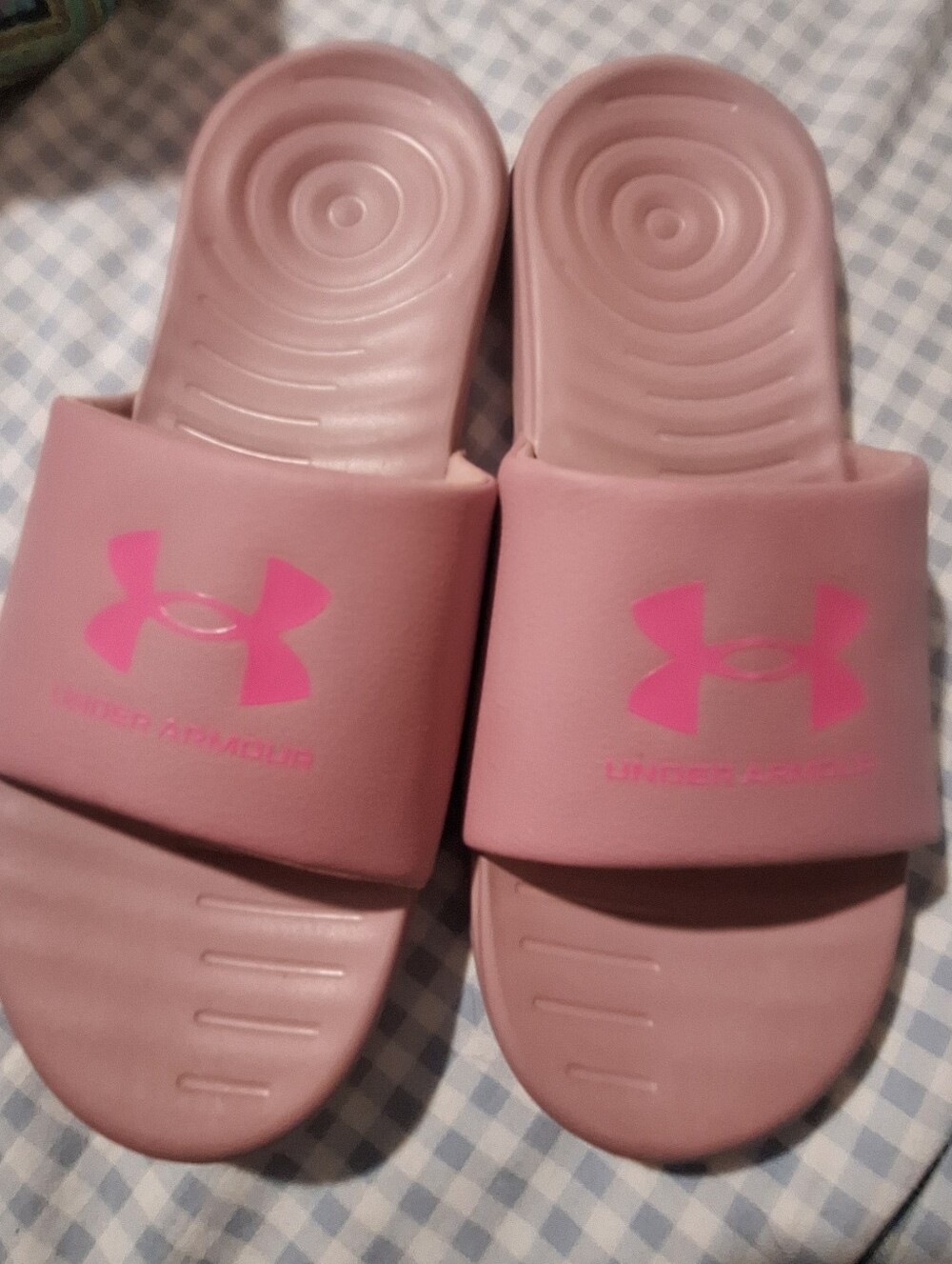 Womens Size 10 Under Armour Dusty Pink Slide Sandals with Bright Pink Logo